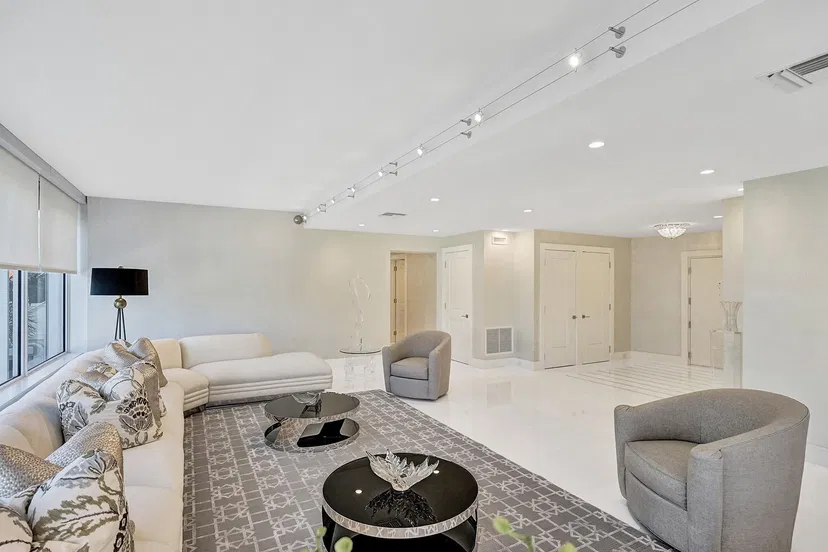 44 Cocoanut Row #B 311 — photo 4