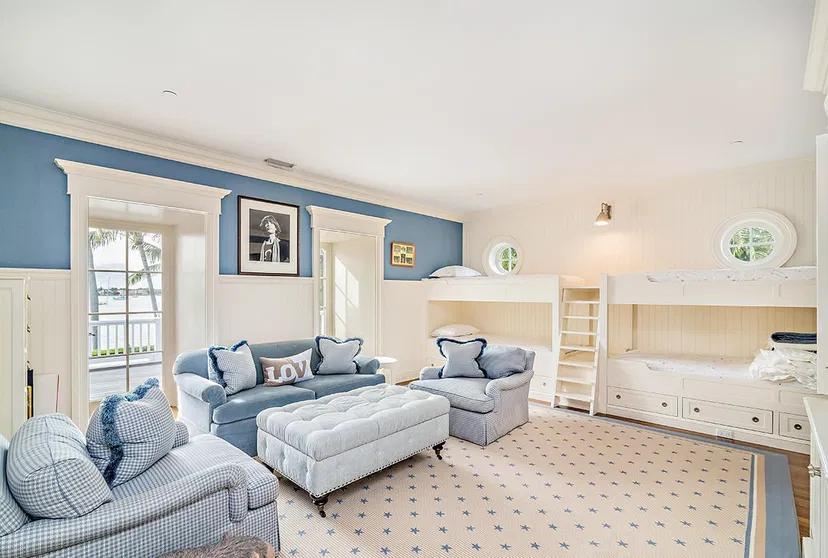 1197 N Lake Way — photo 4
