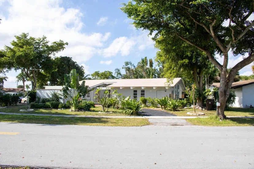 Sold Oct 2020 · 513 Ontario Place, West Palm Beach