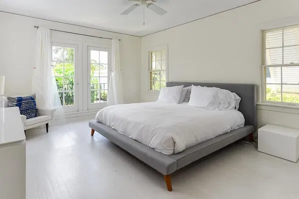 215 Seaspray Avenue — photo 4