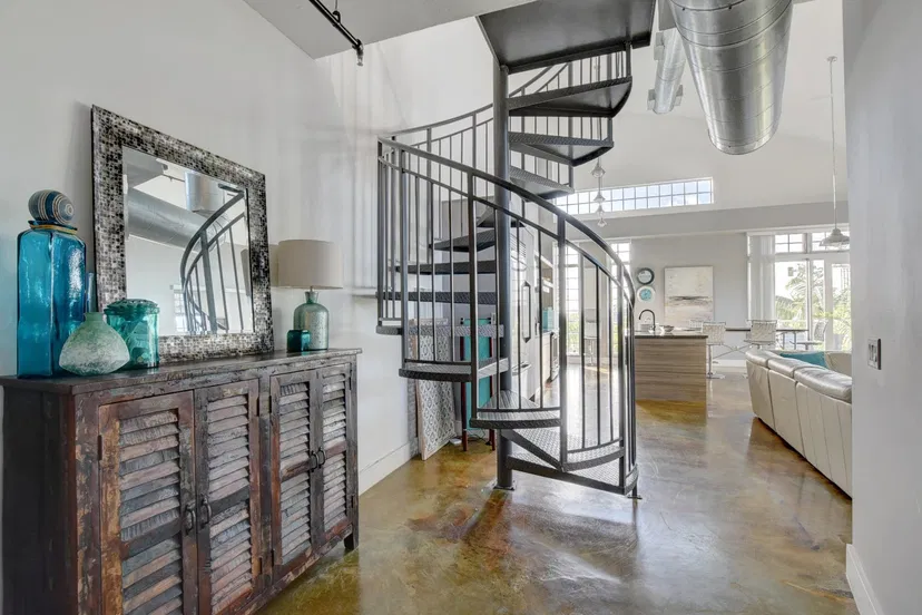 Sold Sep 2020 · 185 NE 4th Avenue 301, Delray Beach