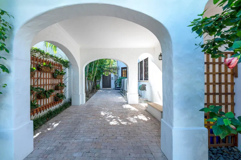 212 Australian Avenue — photo 4