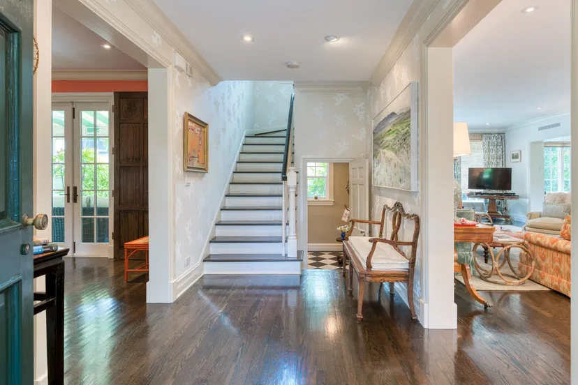 345 Seaspray Avenue — photo 2