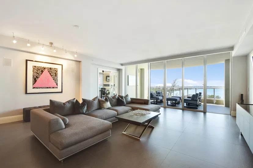 Sold Apr 2021 · 5050 N Ocean Drive 603, Riviera Beach