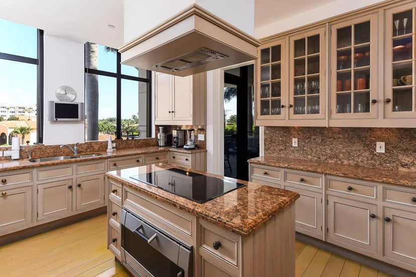 300 Seminole Avenue #3b — photo 4