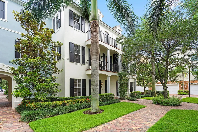 Sold Dec 2020 · 140 N Cannery Row Circle, Delray Beach