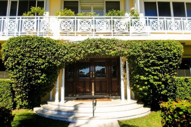 425 Worth Avenue #4c — photo 2