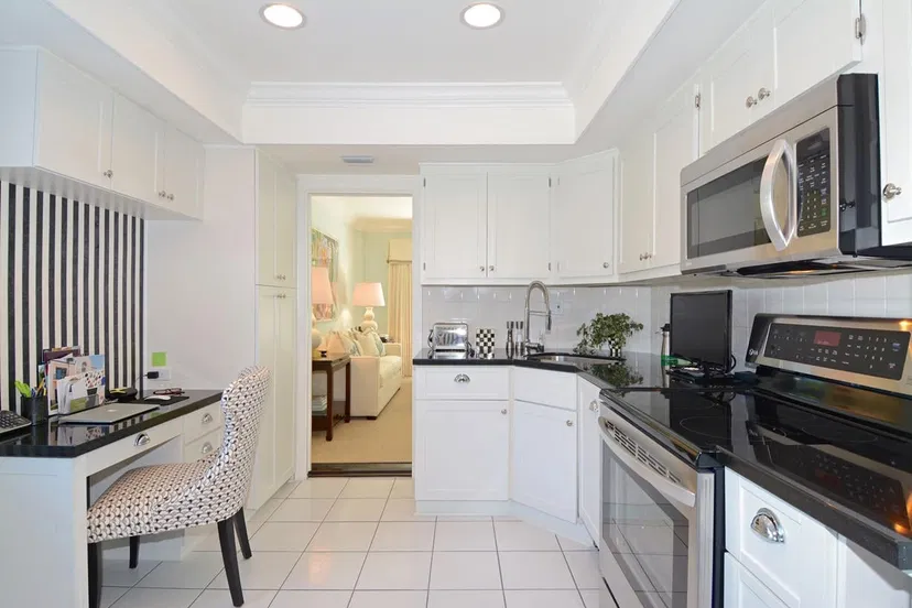250 Bradley Place #202 — photo 4
