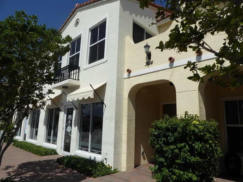 Sold Jan 2018 · 3614 S Dixie Highway 210, West Palm Beach