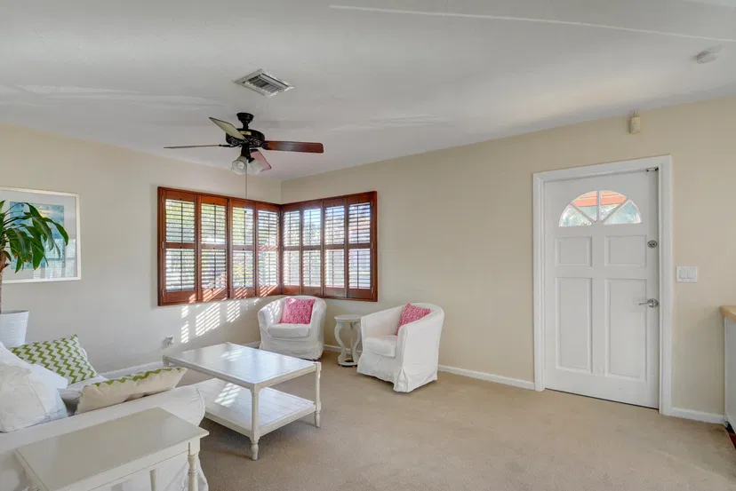 227 Oleander Avenue — photo 2