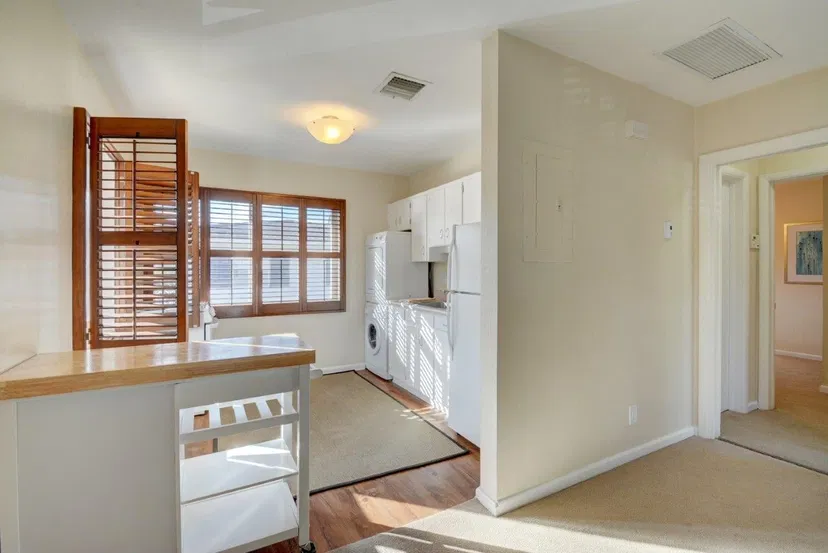 227 Oleander Avenue — photo 5