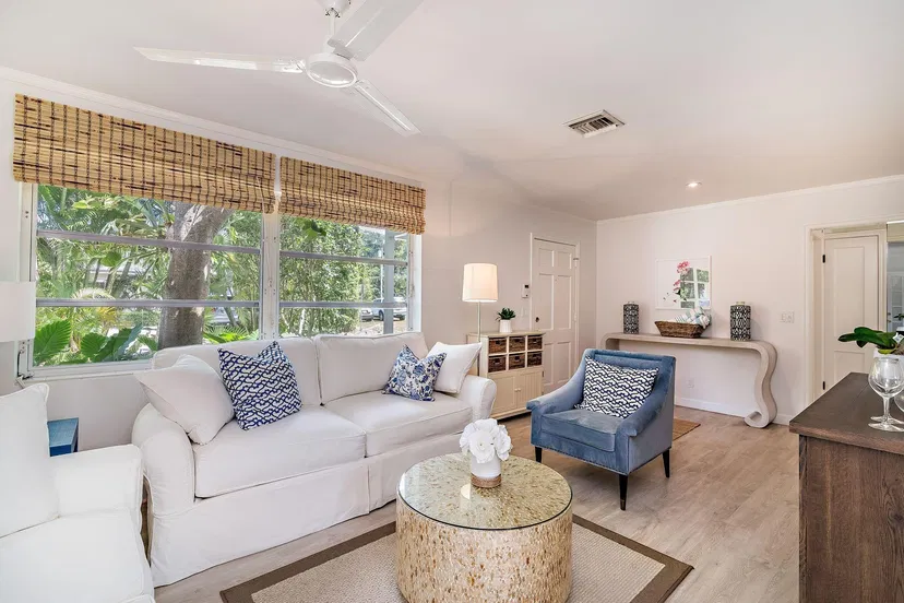 210 Debra Lane — photo 3