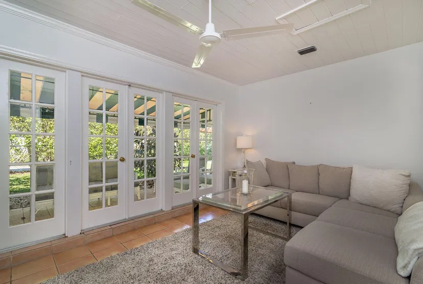 210 Debra Lane — photo 4