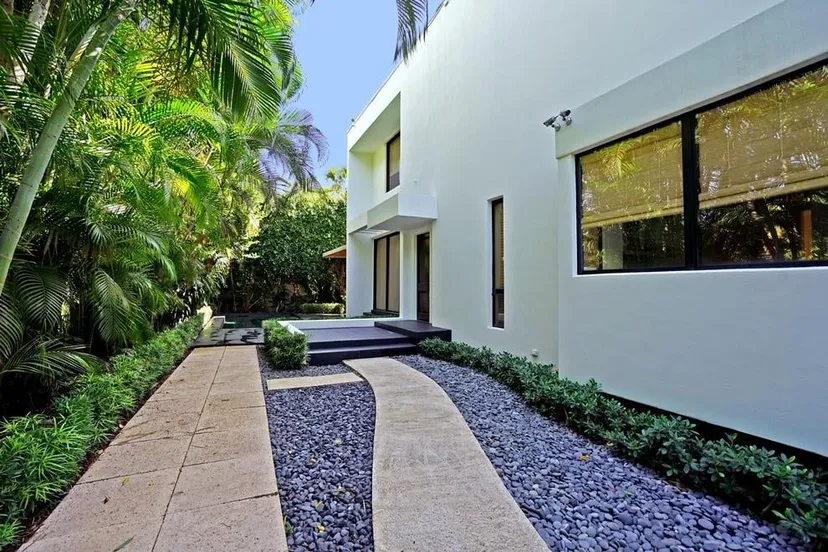 423 Chilean Avenue — photo 3