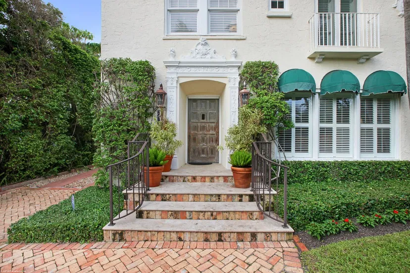 111 Seabreeze Avenue — photo 4