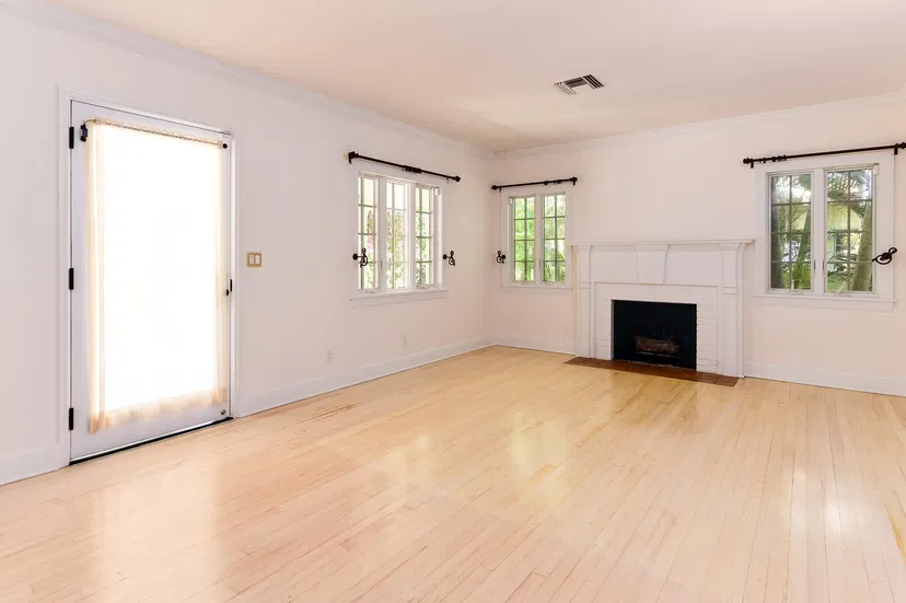 337 Seabreeze Avenue — photo 3