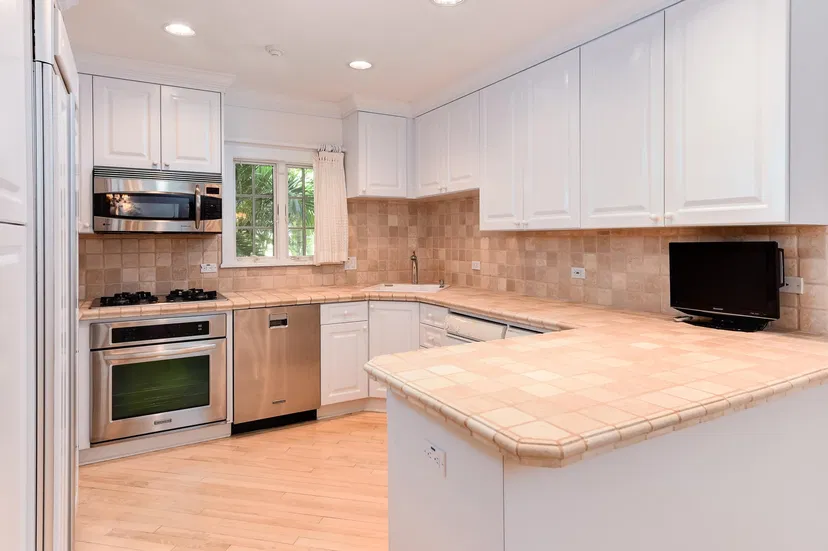 337 Seabreeze Avenue — photo 4
