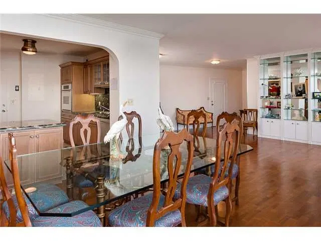 44 Cocoanut Row #520b — photo 2
