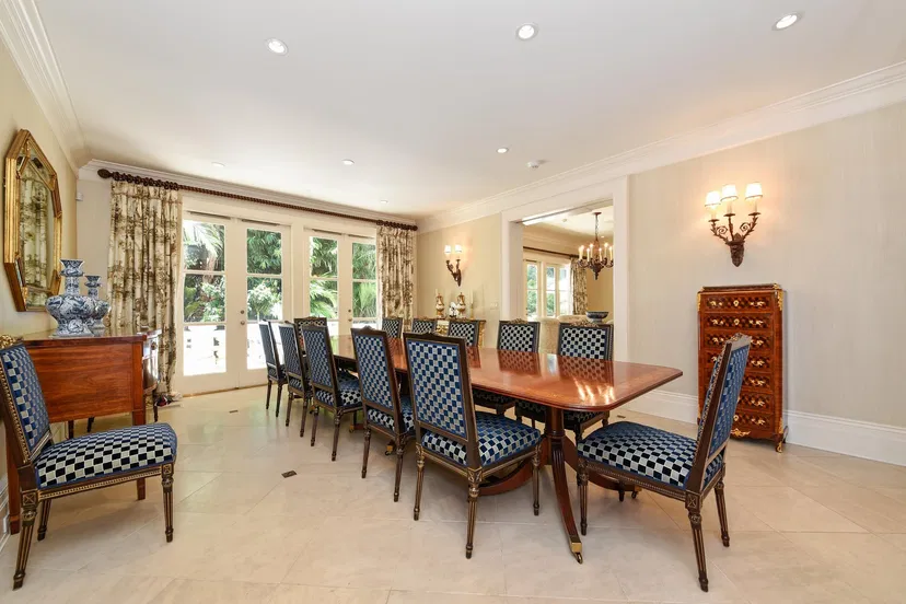 528 N Lake Way — photo 3