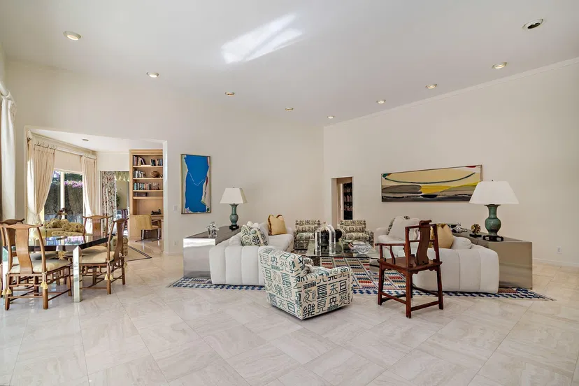 20 Sloans Curve Drive — photo 2