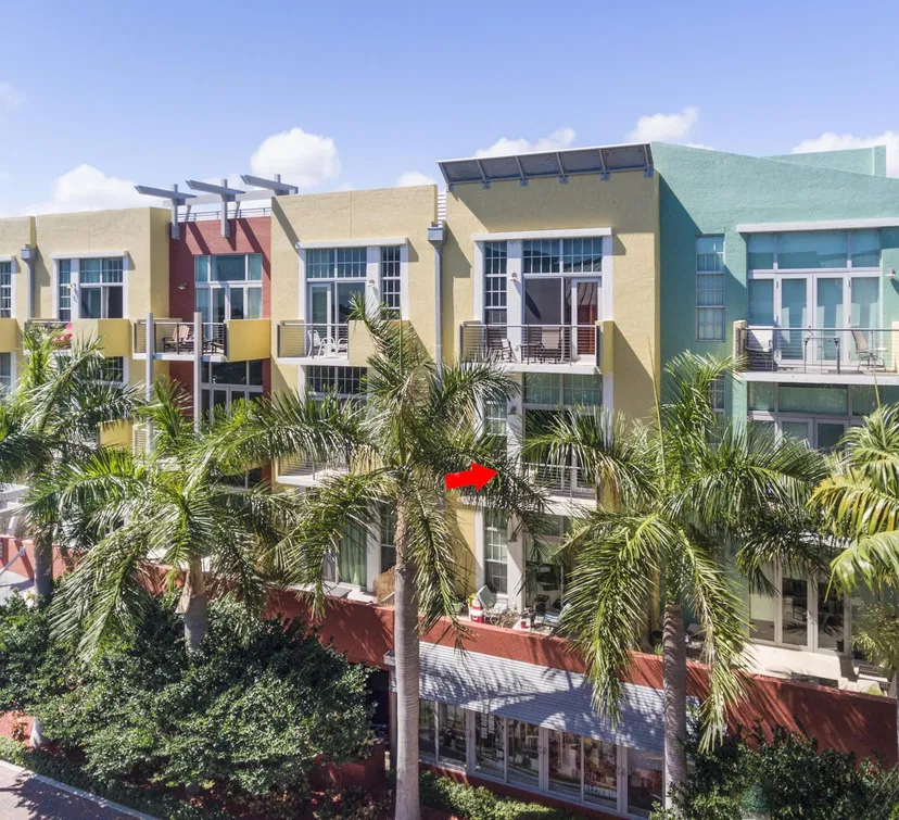 Sold Apr 2017 · 180 NE 4th Avenue 302, Delray Beach