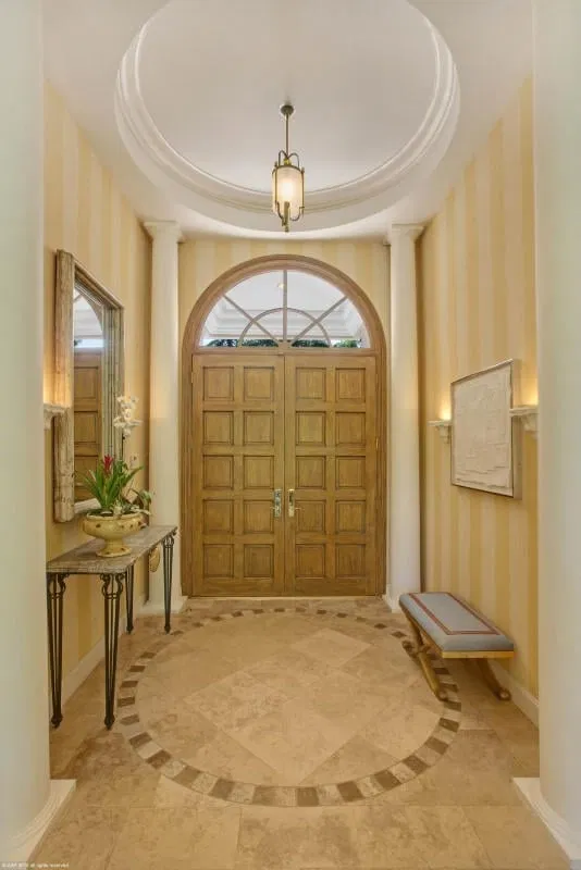 233 Miraflores Drive — photo 3
