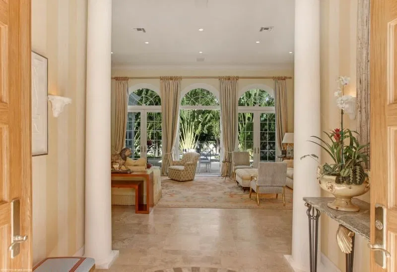 233 Miraflores Drive — photo 4