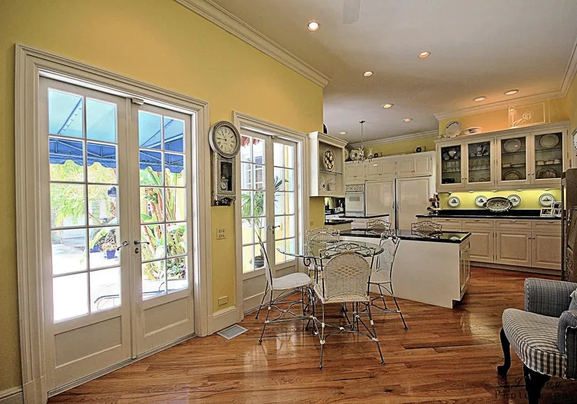 130 Brazilian Avenue — photo 2