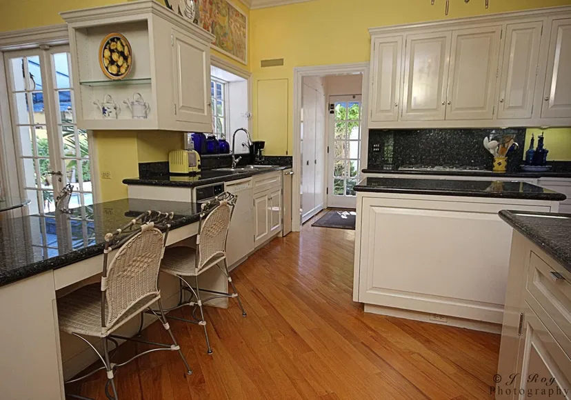 130 Brazilian Avenue — photo 3