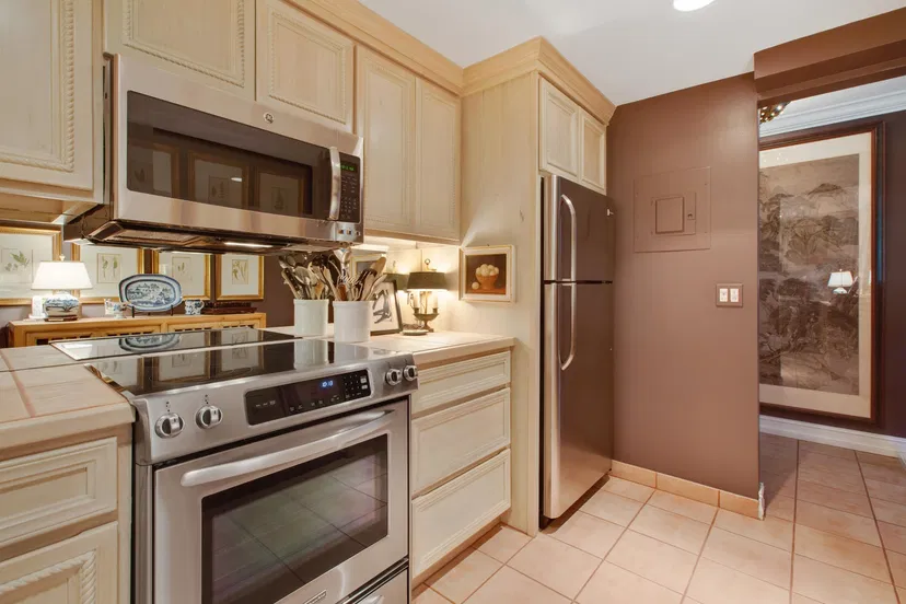 354 Chilean Avenue #2d — photo 5