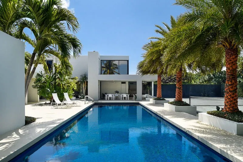 125 Chateaux Drive — photo 3
