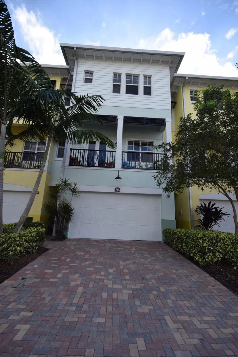 Sold Jun 2016 · 218 S Latitude Circle, Delray Beach