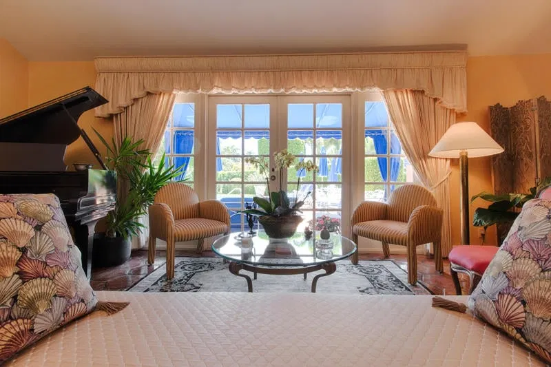 269 Miraflores Drive — photo 4