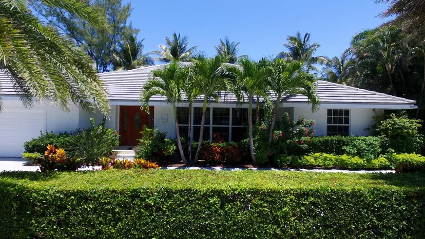 1435 N Ocean Way — photo 2
