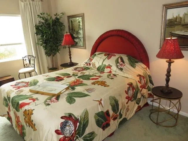 250 Bradley Place #302 — photo 3