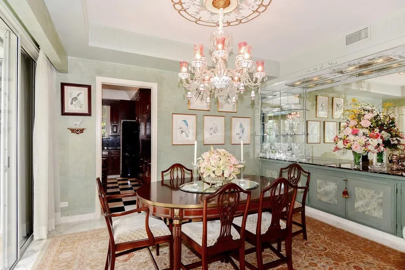 221 Queens Lane — photo 3