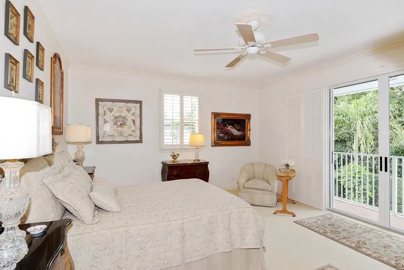 221 Queens Lane — photo 5