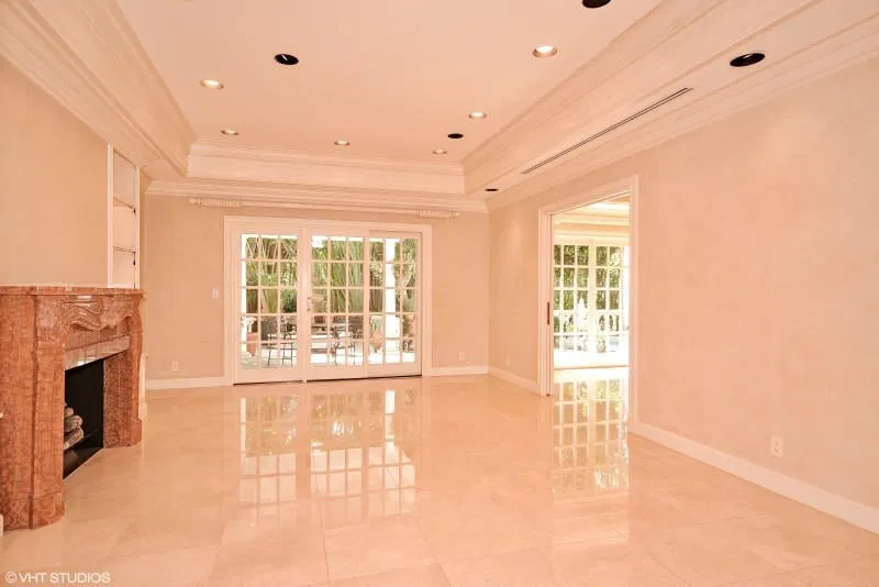 210 Esplanade Way — photo 2