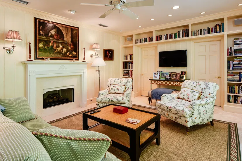 295 Bahama Lane — photo 3