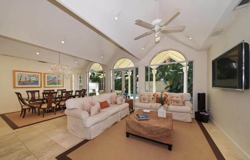 255 Plantation Road — photo 2