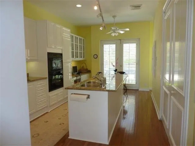 224 Bradley Place #9 — photo 3