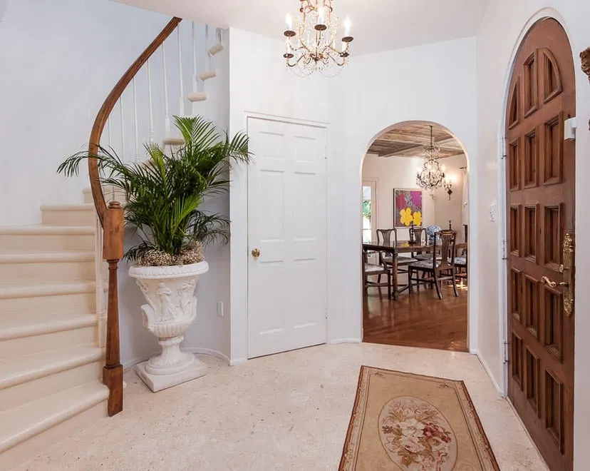 321 Barton Avenue — photo 2