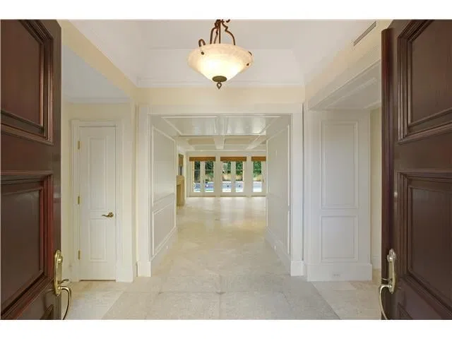 330 Brazilian Avenue — photo 3