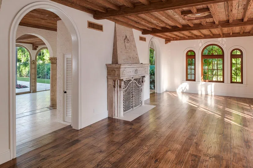 255 Clarke Avenue — photo 3
