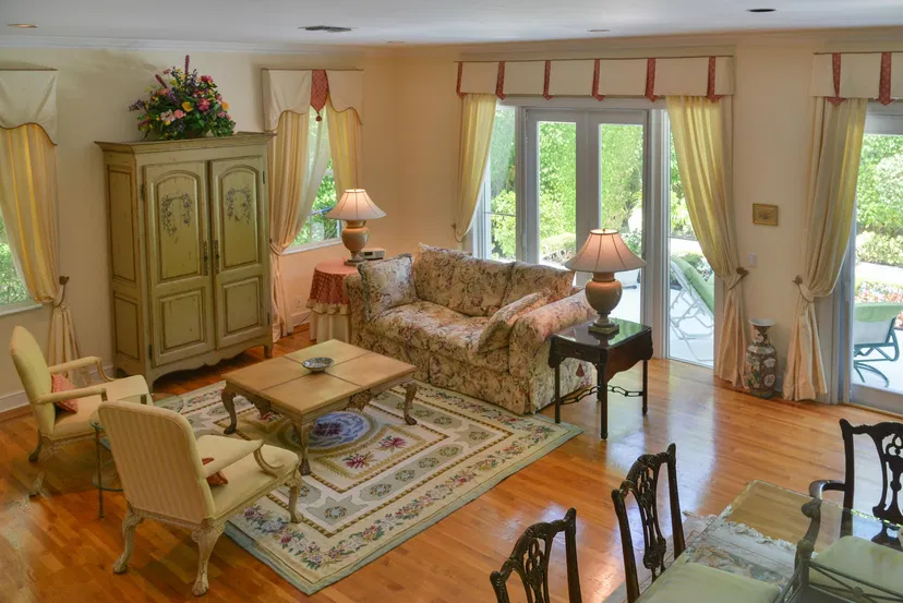 249 Seminole Avenue — photo 2