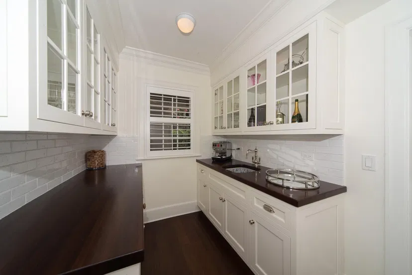233 Barton Avenue — photo 5