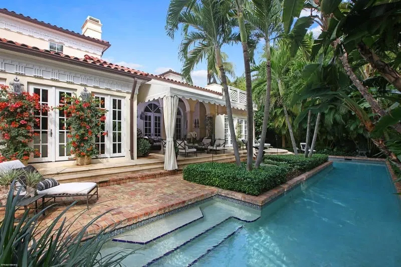 326 Seabreeze Avenue — photo 3