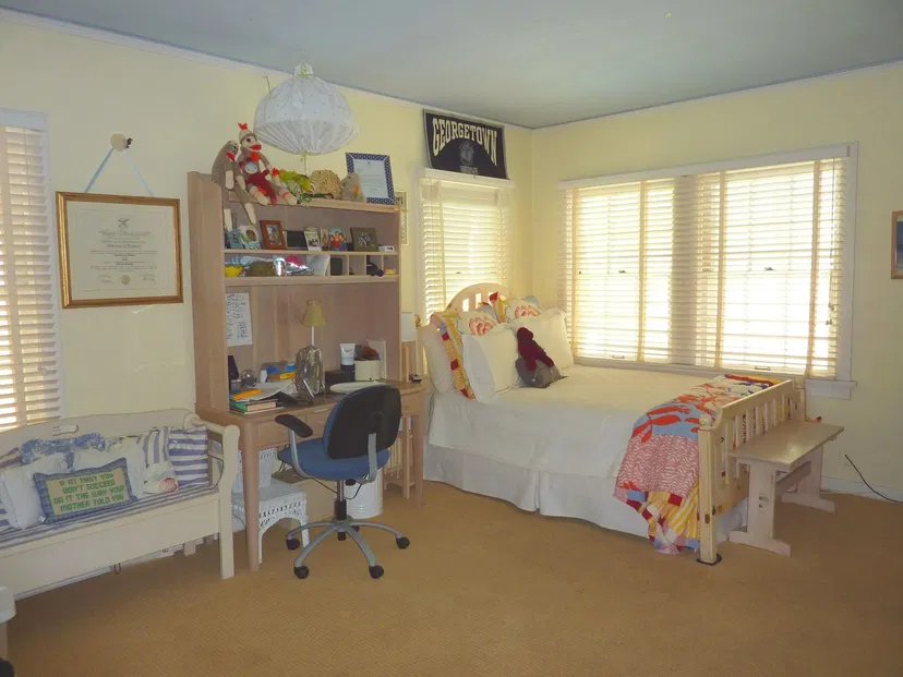 215 Seaspray Avenue — photo 3