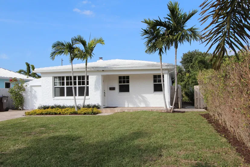 Sold Aug 2014 · 245 Alhambra Place, West Palm Beach