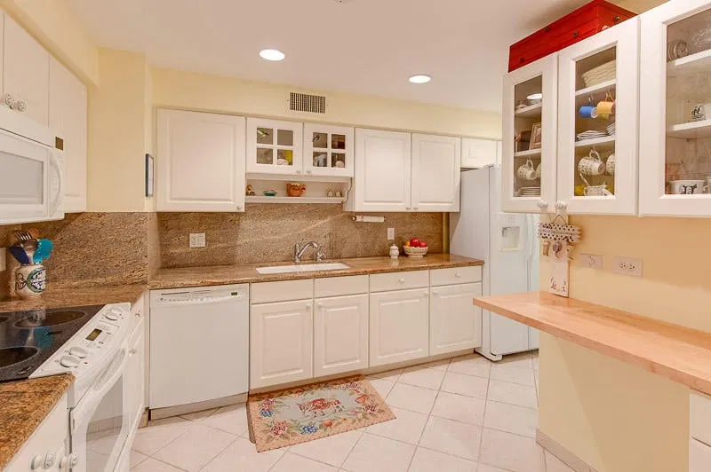 389 S Lake Drive #1d — photo 4